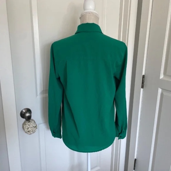 Forever 21 | Green Button-Down Collar Blouse with Front Pockets | Size S - Picture 7 of 9